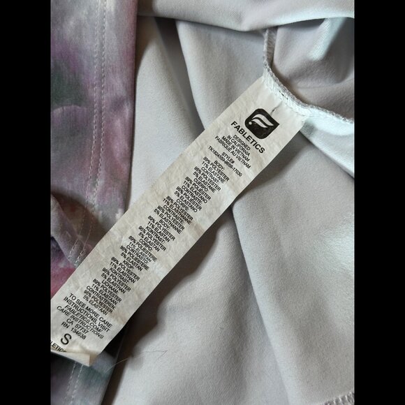 Fabletics Tank Top Small Womens Tie Dye Abstract Daphne Performance Athletic - Picture 7 of 7